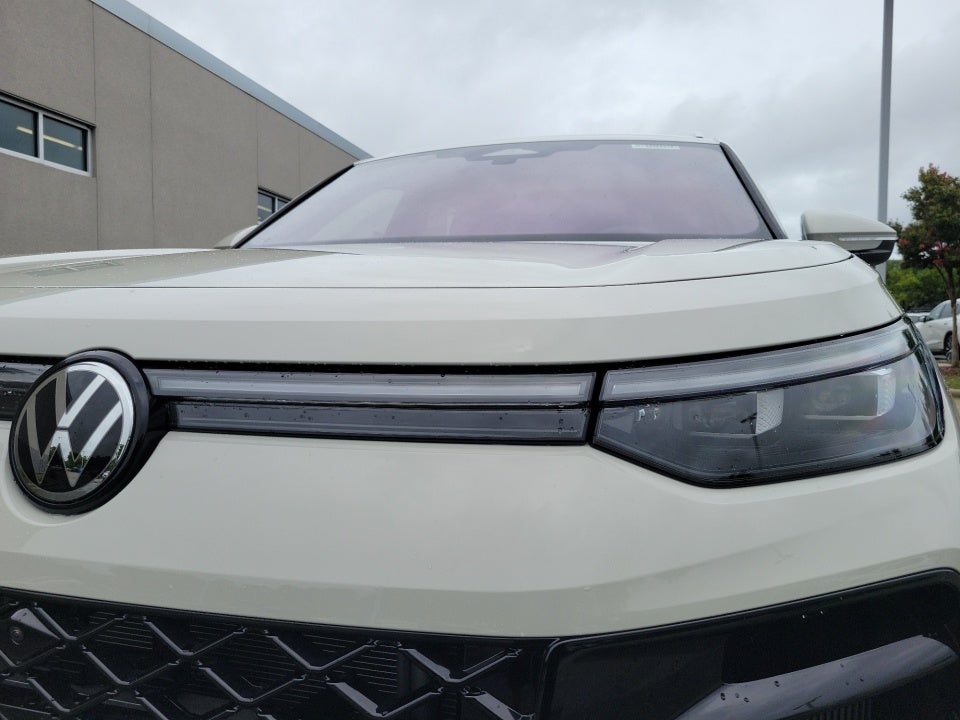 2026 Volkswagen Tiguan SEL R-Line Turbo