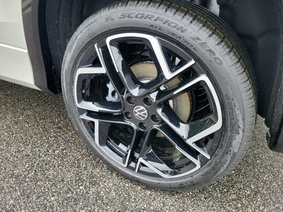 2026 Volkswagen Tiguan SEL R-Line Turbo