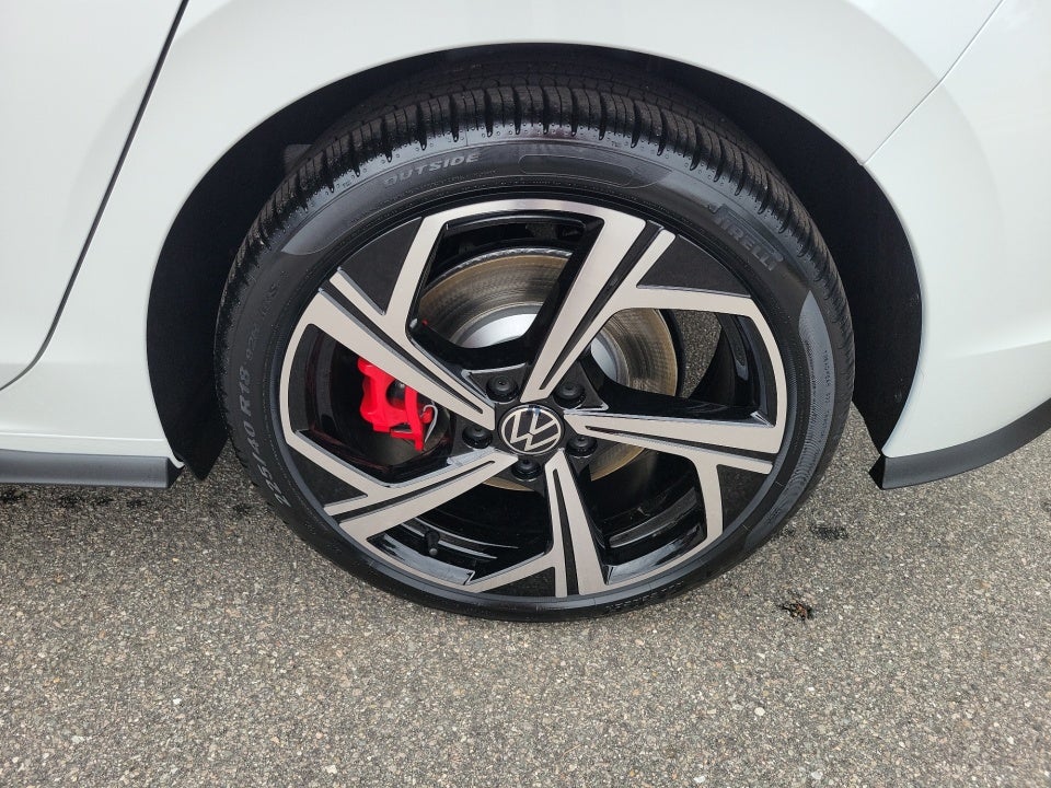 2026 Volkswagen Golf GTI SE