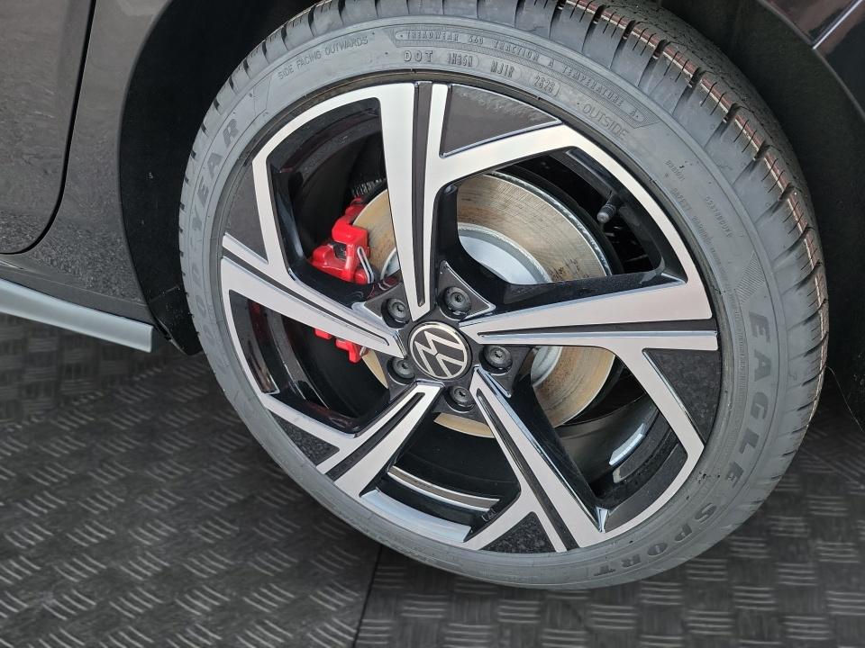 2026 Volkswagen Golf GTI SE