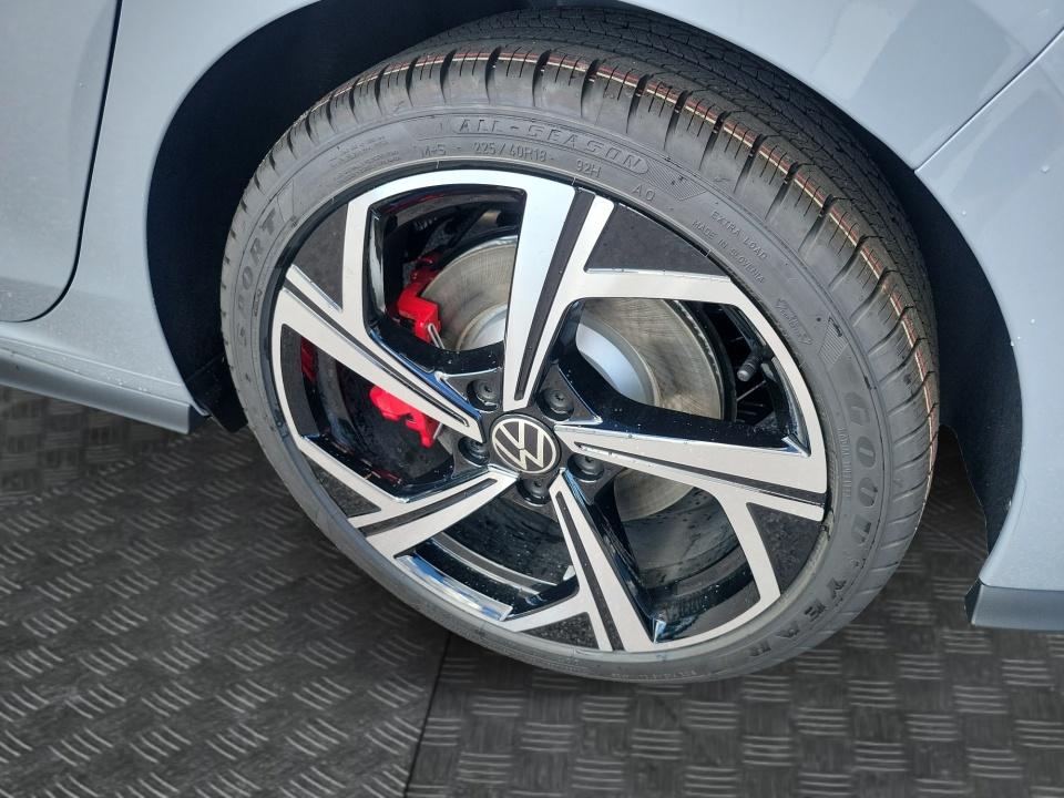 2026 Volkswagen Golf GTI SE