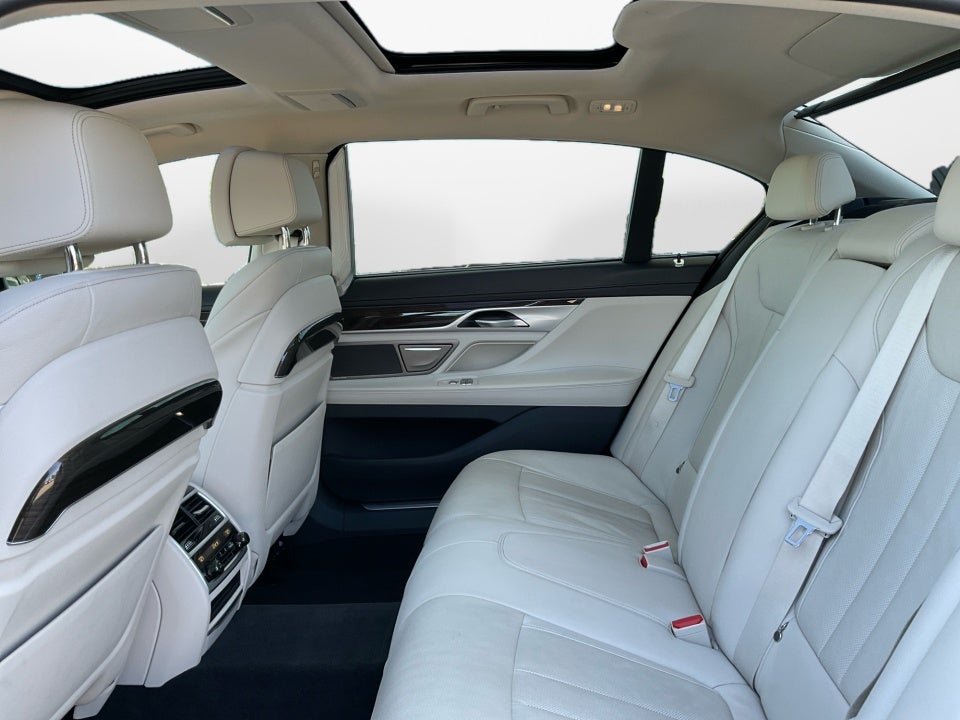 2019 BMW 740i 740i
