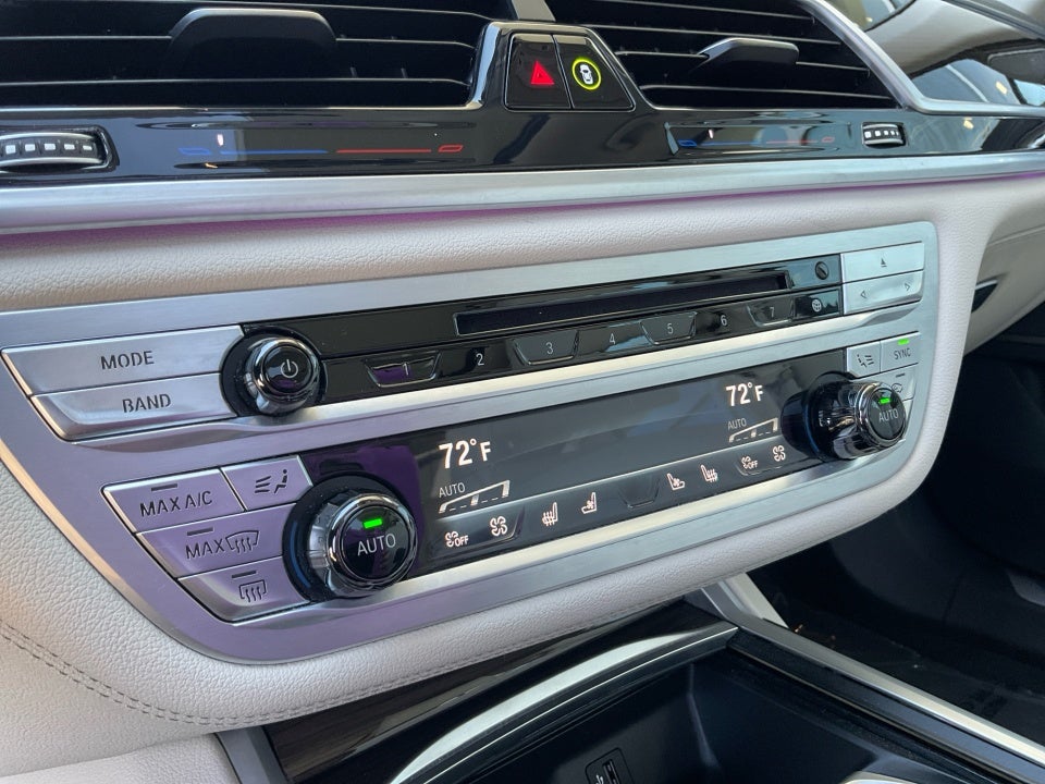 2019 BMW 740i 740i