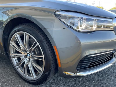 2019 BMW 740i 740i