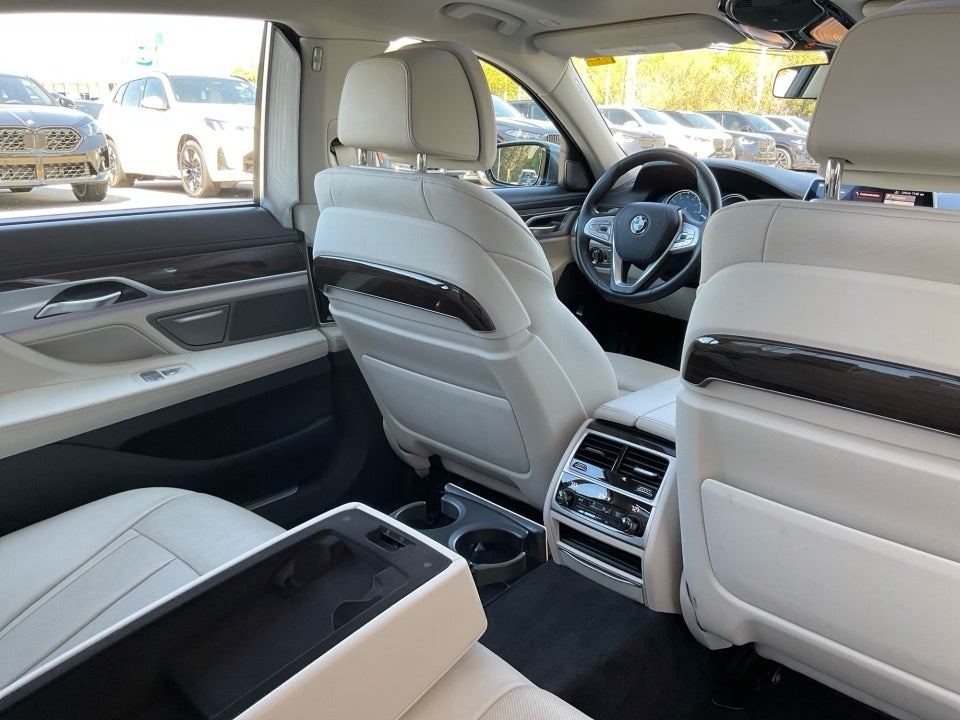 2019 BMW 740i 740i