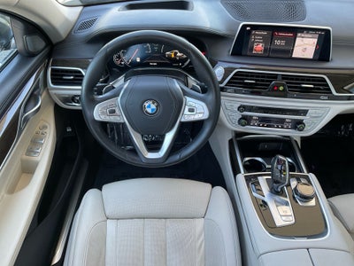 2019 BMW 740i 740i