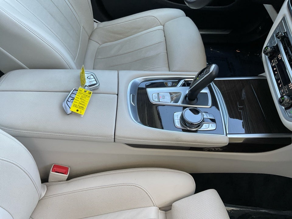 2019 BMW 740i 740i