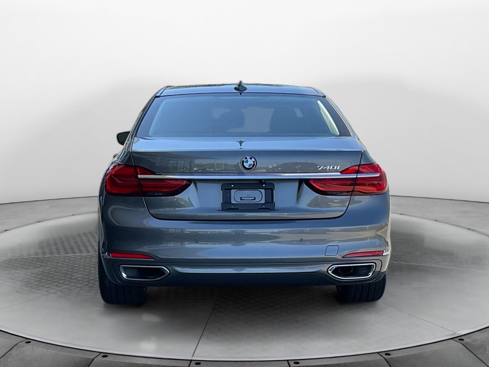 2019 BMW 740i 740i