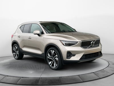 2024 Volvo XC40 B5 Plus Bright Theme