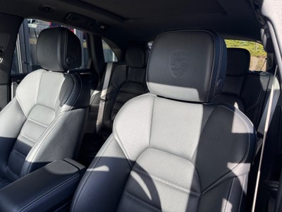 2025 Porsche Macan T
