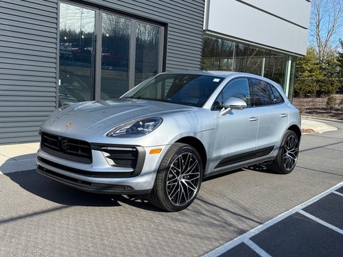 2025 Porsche Macan T