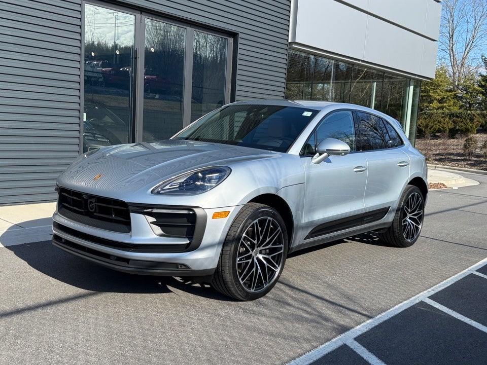 2025 Porsche Macan T