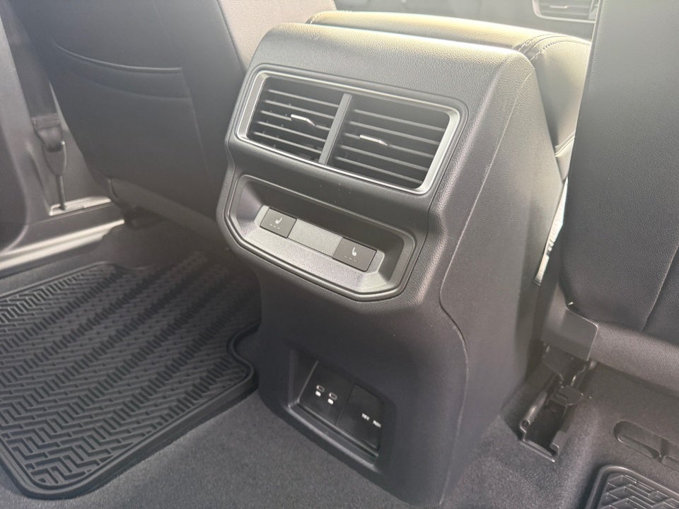 2026 Volkswagen Atlas Cross Sport SEL R-Line Black