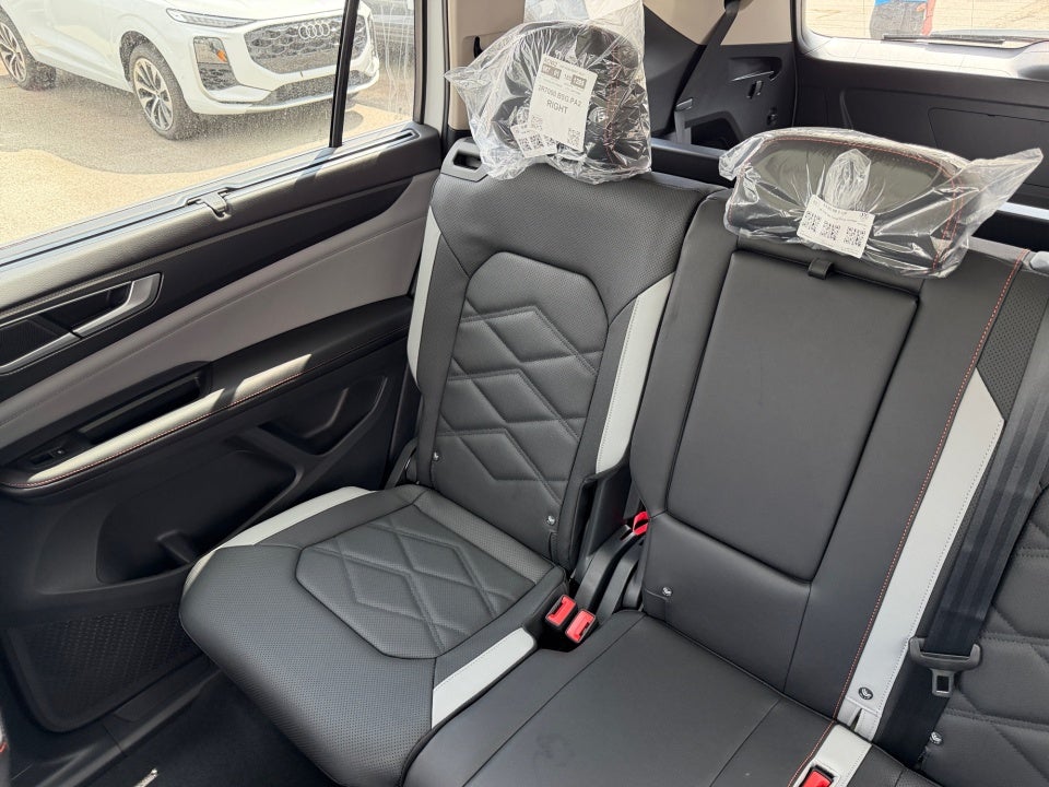 2026 Volkswagen Atlas Peak Edition