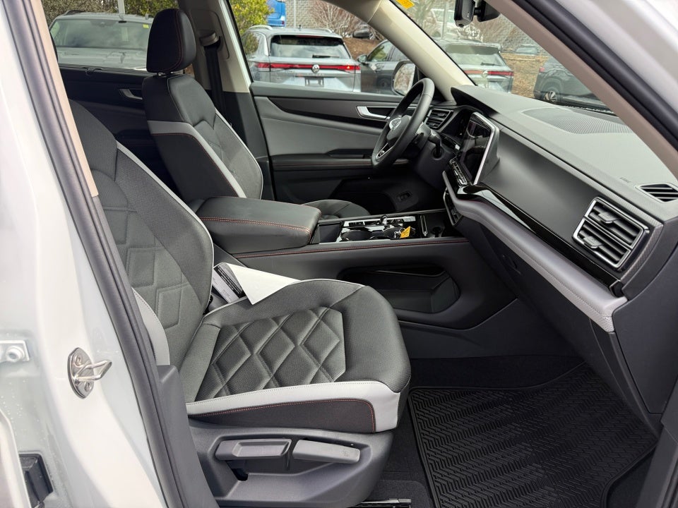 2026 Volkswagen Atlas Peak Edition