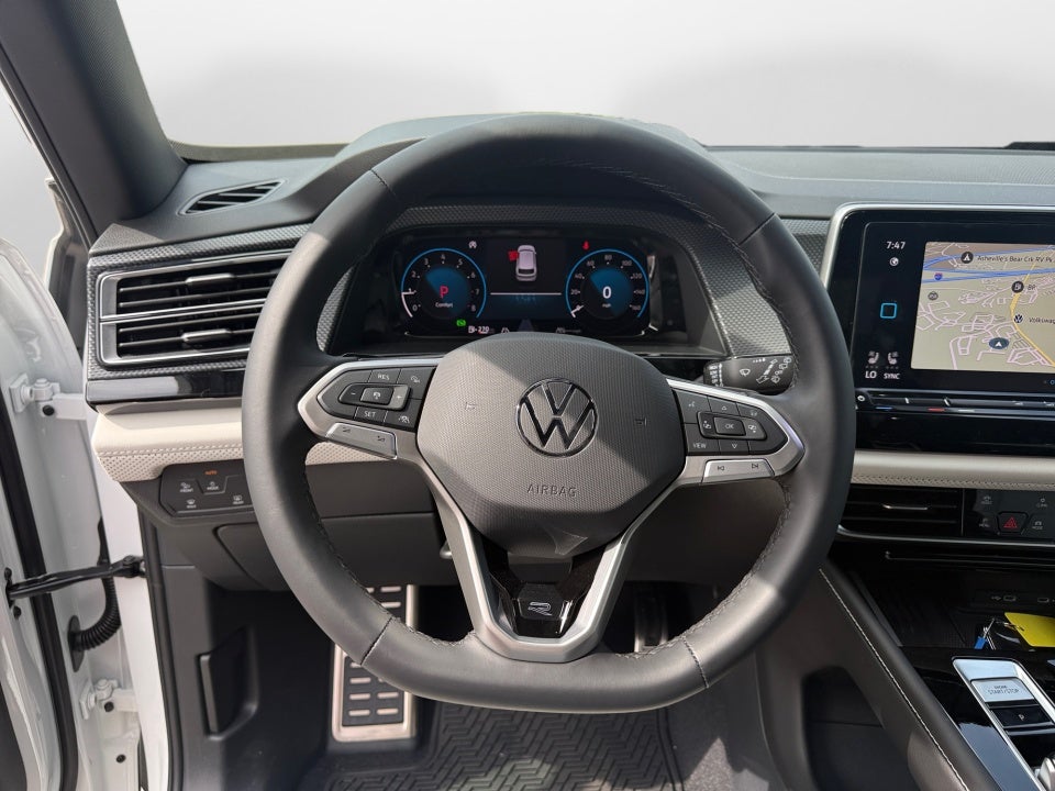 2026 Volkswagen Atlas Cross Sport SEL Premium R-Line