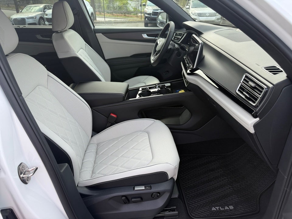 2026 Volkswagen Atlas Cross Sport SEL Premium R-Line