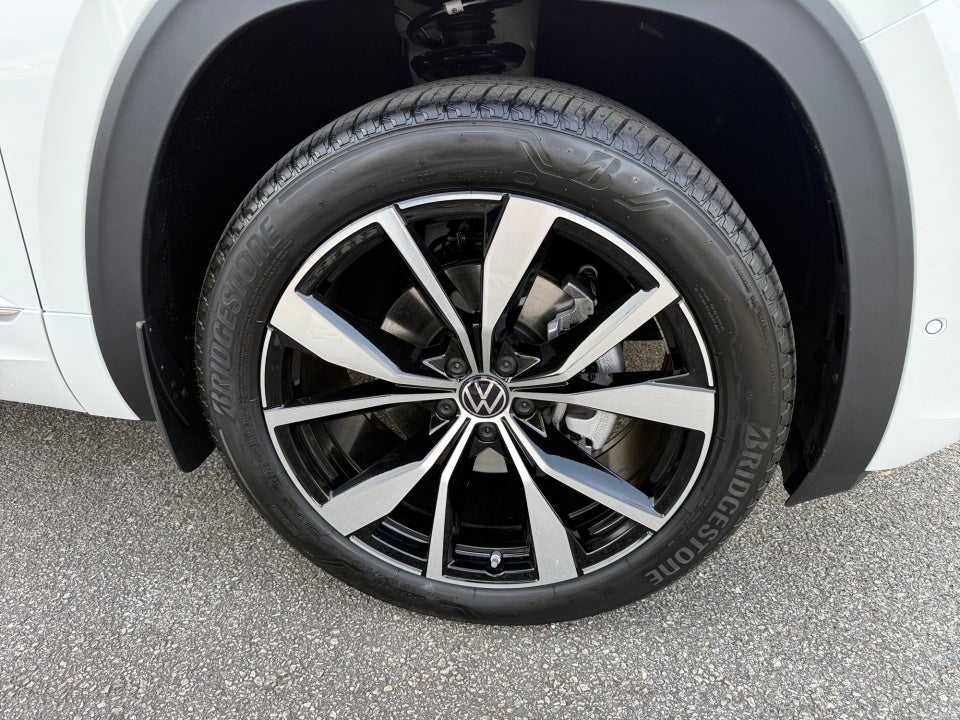 2026 Volkswagen Atlas Cross Sport SEL Premium R-Line