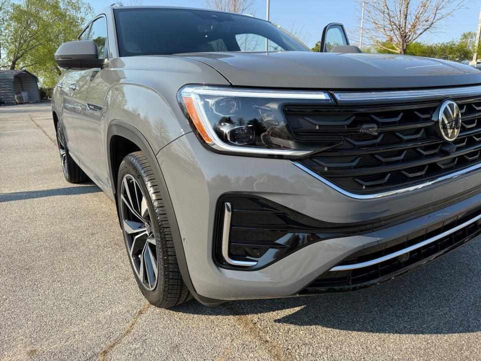 2026 Volkswagen Atlas Cross Sport SEL Premium R-Line