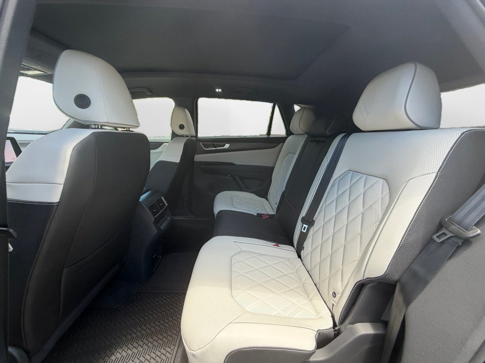 2026 Volkswagen Atlas Cross Sport SEL Premium R-Line