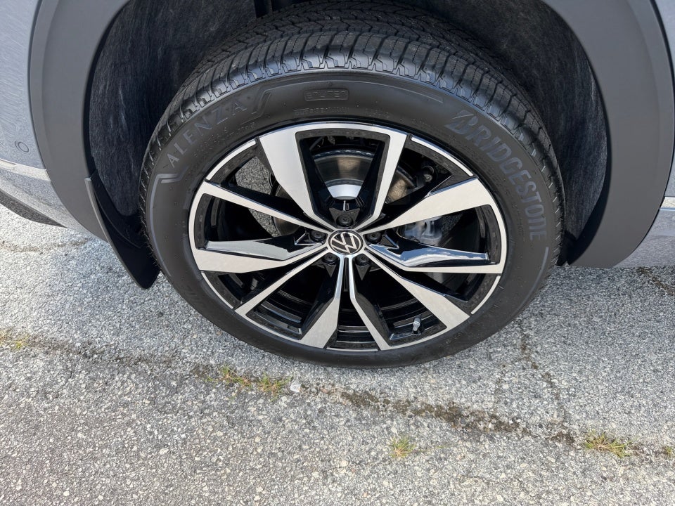 2026 Volkswagen Atlas Cross Sport SEL Premium R-Line