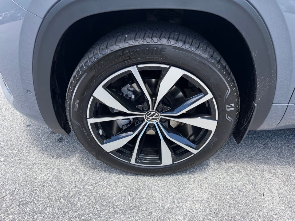 2026 Volkswagen Atlas Cross Sport SEL Premium R-Line