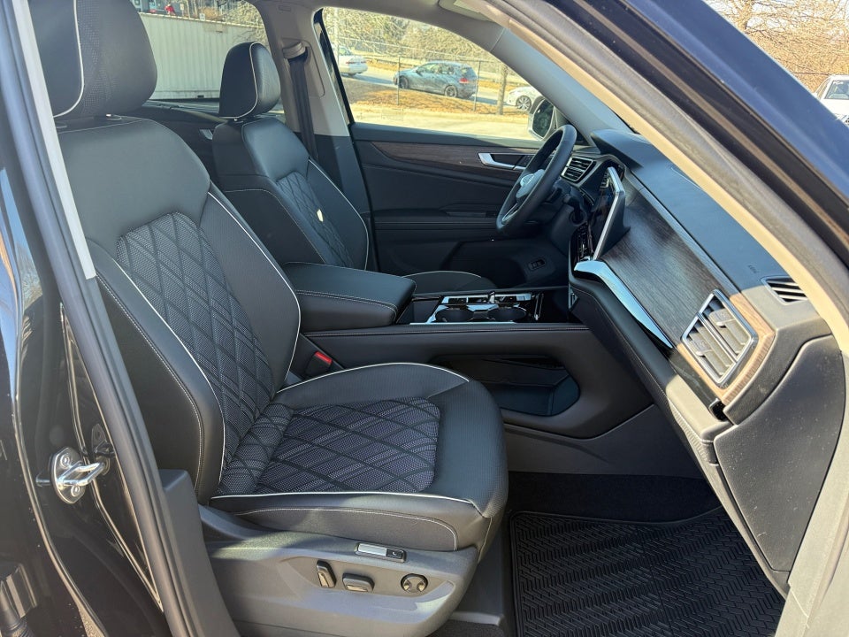 2026 Volkswagen Atlas SEL Premium R-Line