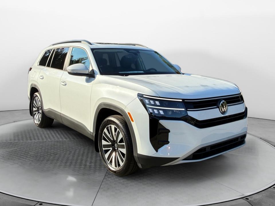 2027 Volkswagen Atlas SE w/Technology