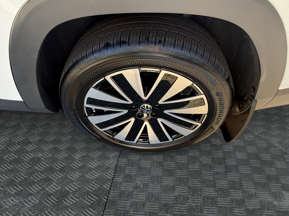 2027 Volkswagen Atlas SE w/Technology