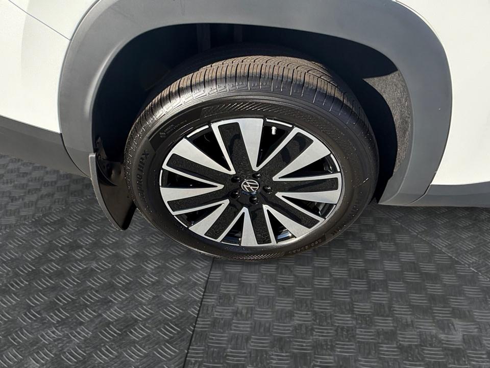 2027 Volkswagen Atlas SE w/Technology