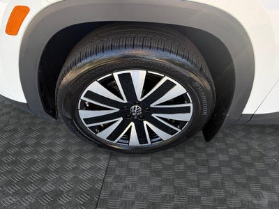 2027 Volkswagen Atlas SE w/Technology
