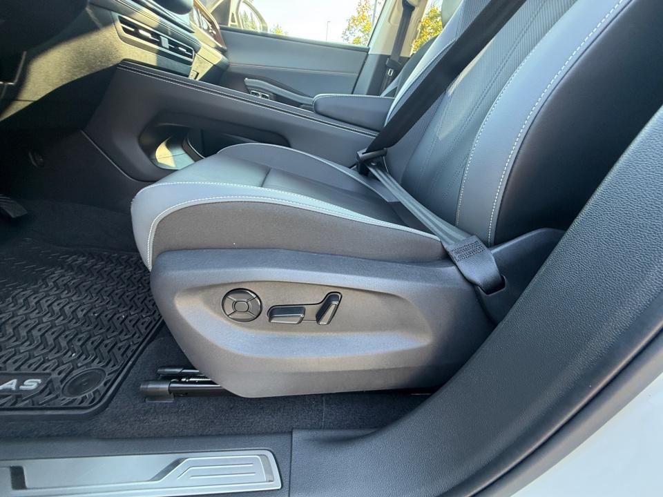 2027 Volkswagen Atlas SE w/Technology
