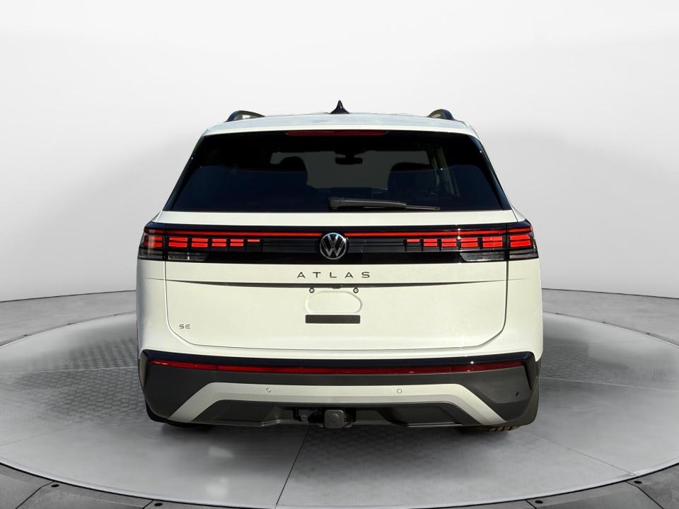 2027 Volkswagen Atlas SE w/Technology
