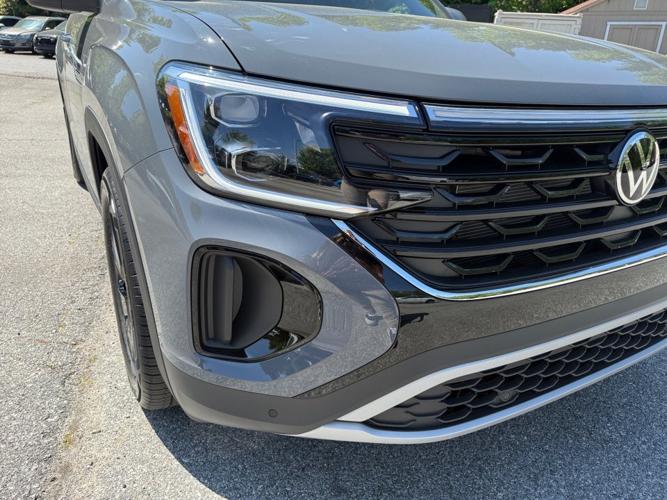 2026 Volkswagen Atlas Cross Sport SE with Technology