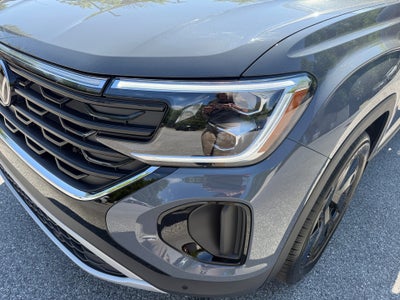 2026 Volkswagen Atlas Cross Sport SE with Technology
