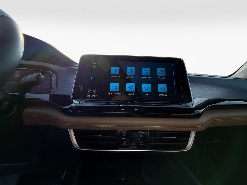 2026 Volkswagen Atlas Cross Sport SE with Technology