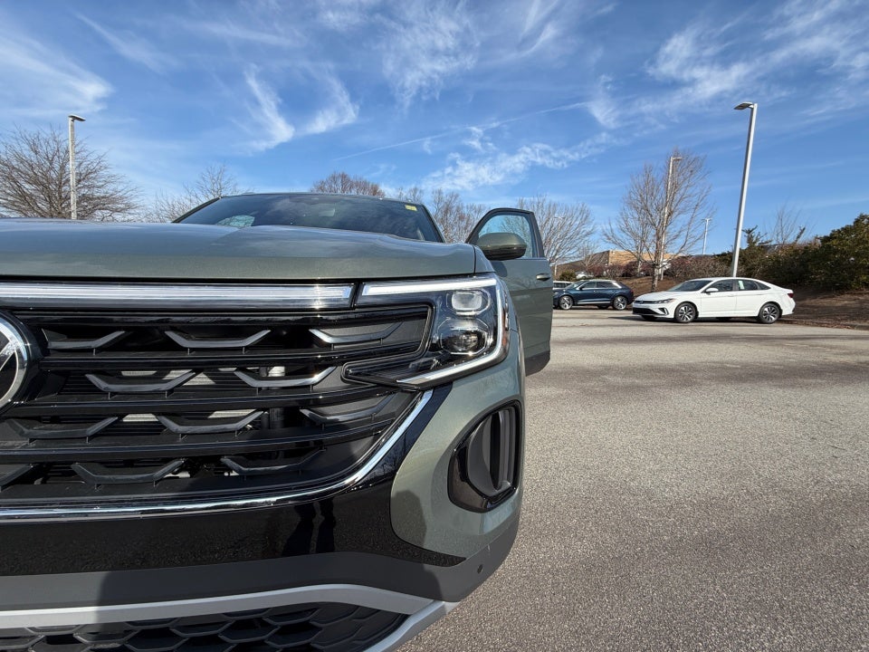 2026 Volkswagen Atlas Cross Sport SE with Technology