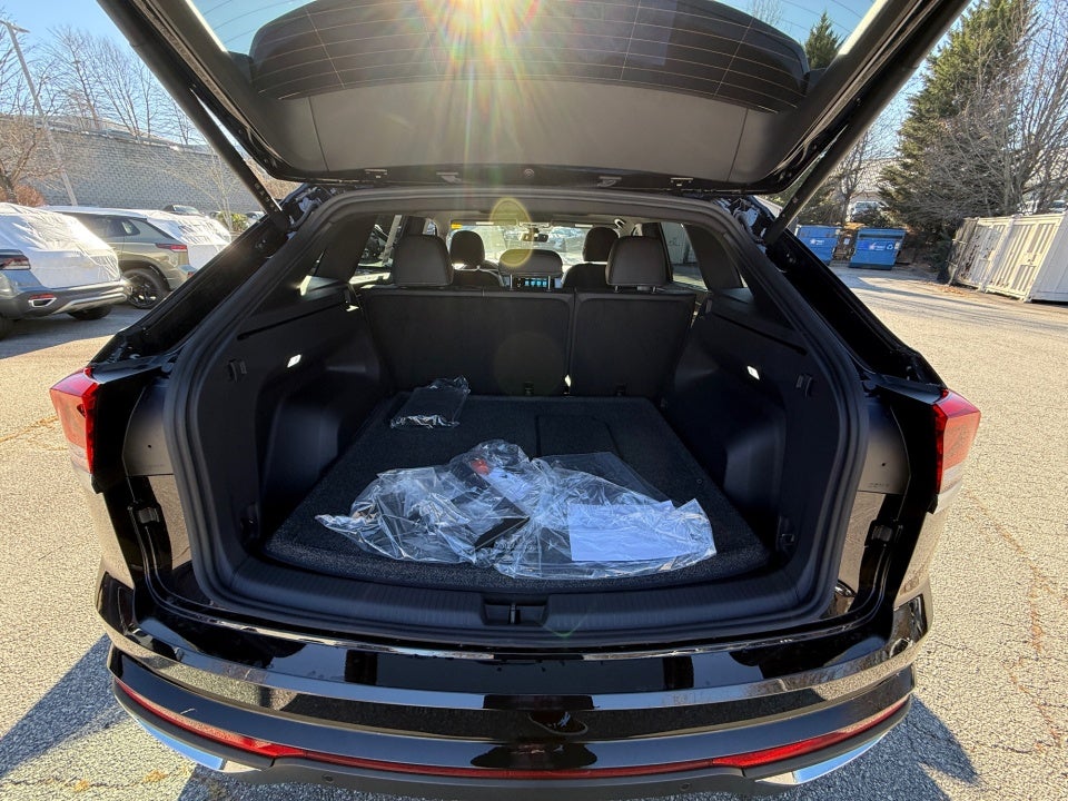 2026 Volkswagen Atlas Cross Sport SE with Technology