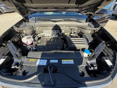 2026 Volkswagen Atlas Cross Sport SE with Technology