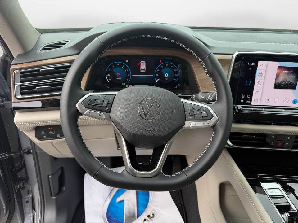 2026 Volkswagen Atlas SE with Technology