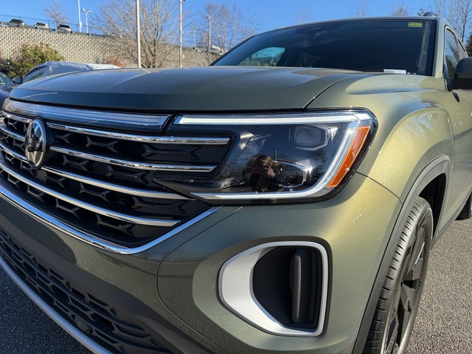 2026 Volkswagen Atlas SE with Technology