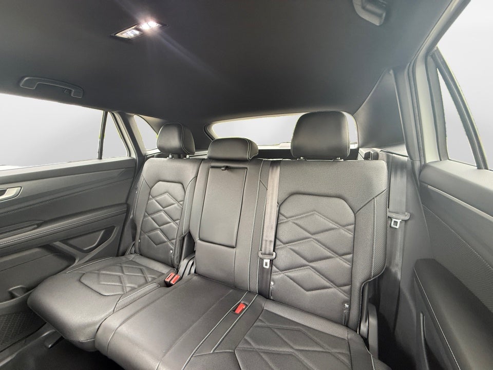 2026 Volkswagen Atlas Cross Sport SE