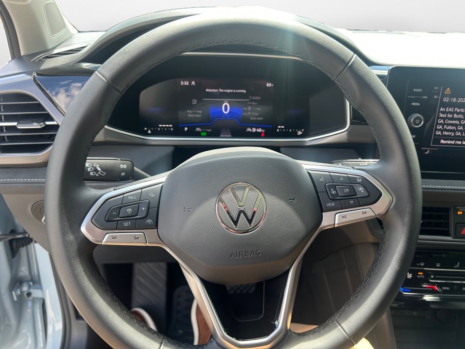 2025 Volkswagen Taos SE Black