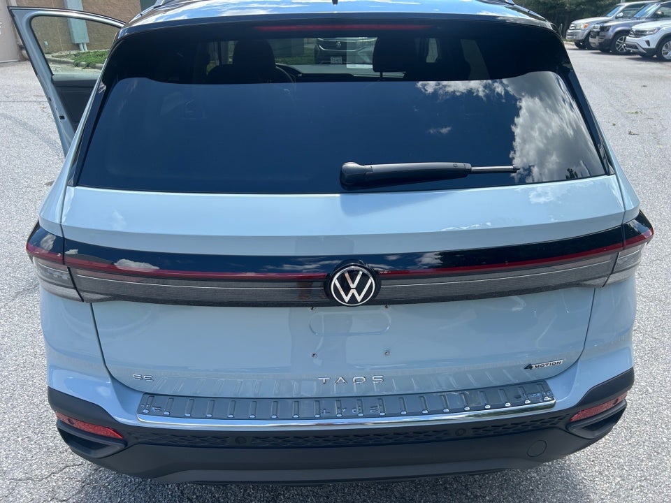2025 Volkswagen Taos SE Black