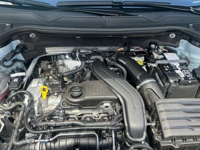 2025 Volkswagen Taos SE Black