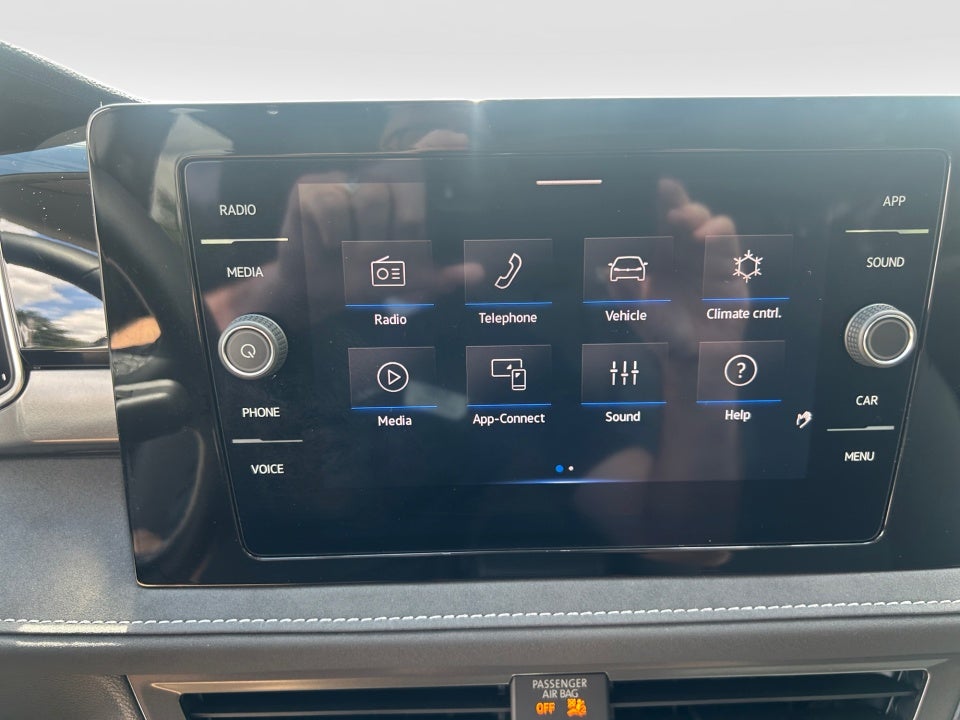 2025 Volkswagen Taos SE Black