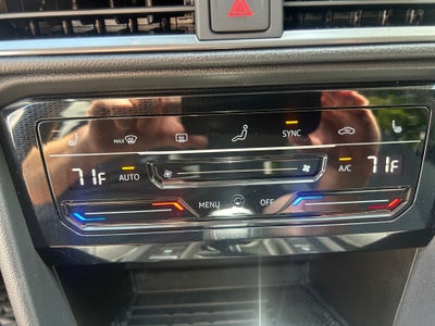 2025 Volkswagen Taos SE Black