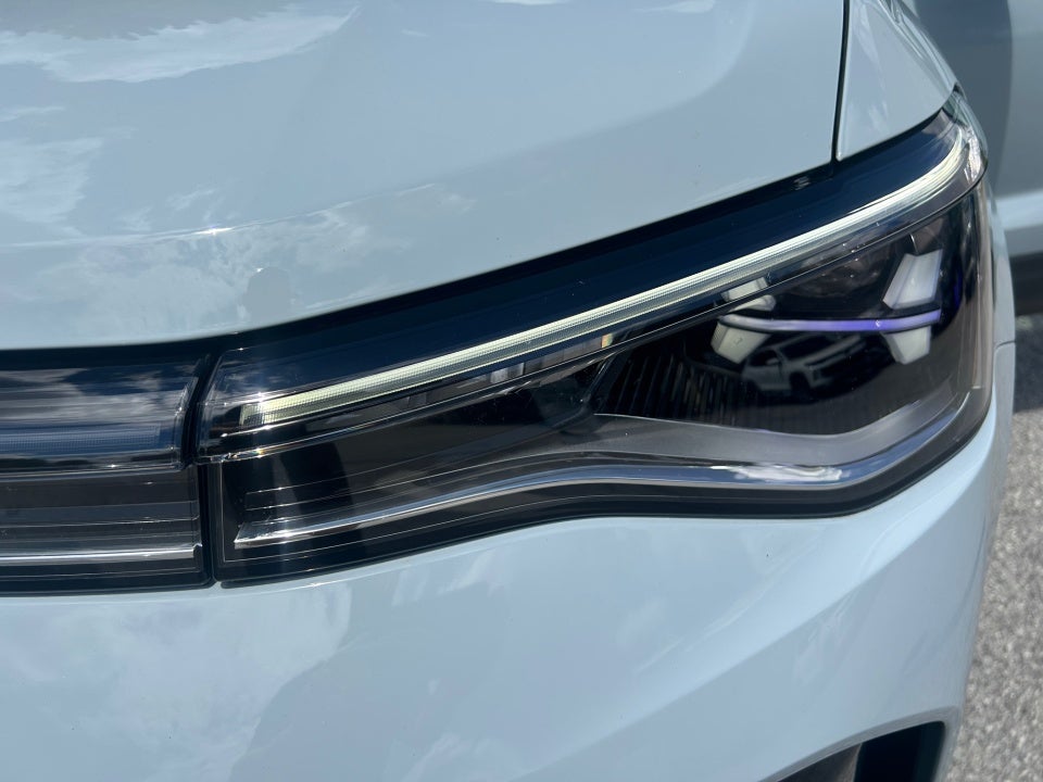2025 Volkswagen Taos SE Black