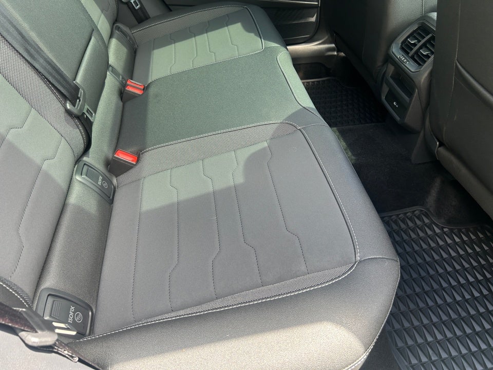 2025 Volkswagen Taos SE Black