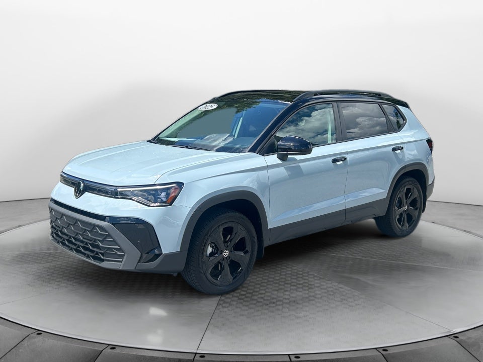 2025 Volkswagen Taos SE Black